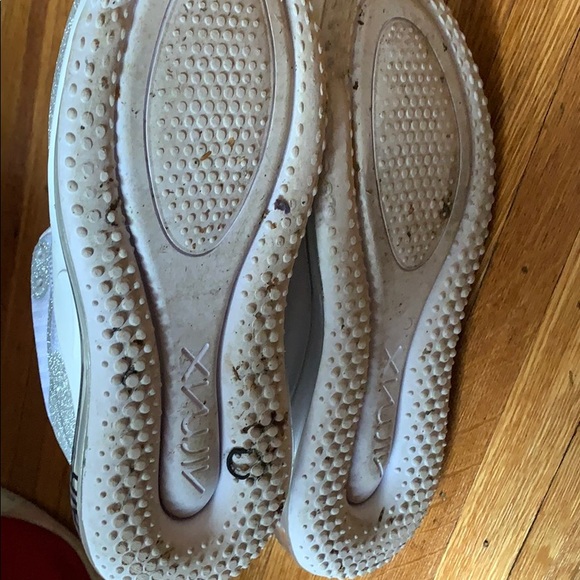 Getting Rid Of Shoes - Picture 4 of 5